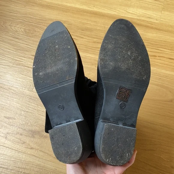 🌙 Black Pointed Toe Cowgirl Boots - Picture 5 of 9